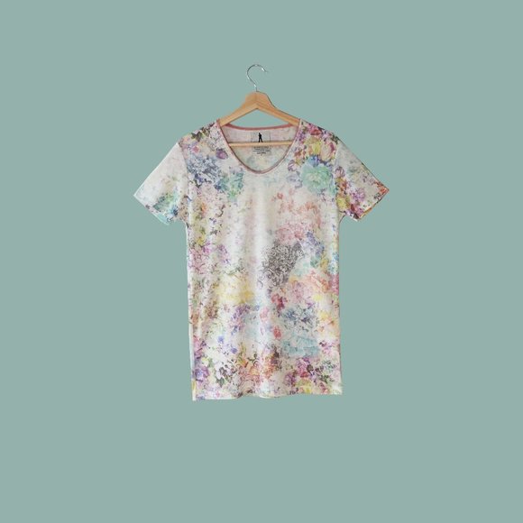 Floral Printed T-Shirt Size L - Picture 1 of 3